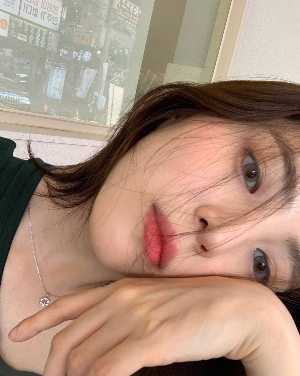 sohyakitty's tweet photo. 나 소희 얼굴에 진심이다 https://t.co/vzfB3iyBV8