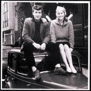 "I was looking for a name like the Crickets that meant two things, and from crickets I got to beetles. And I changed to B E A because... B E E T L E S didn't mean two things, so I changed... the E to an A. And it meant two things then."
John Lennon, 1964
#Beatles #Lennon