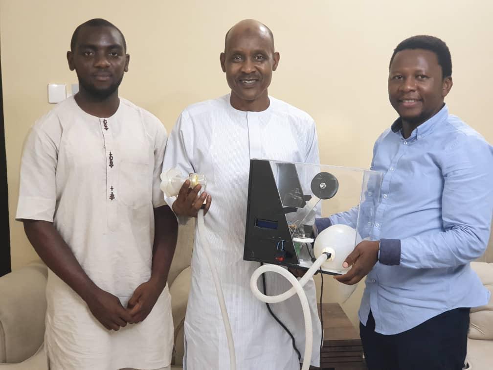 The inventors & their machine.With the right support to our universities, we can do better.These researchers didn't wait for the FG as Innoson motors is doing. They went ahead to use the resources they have to prove that they can do it.