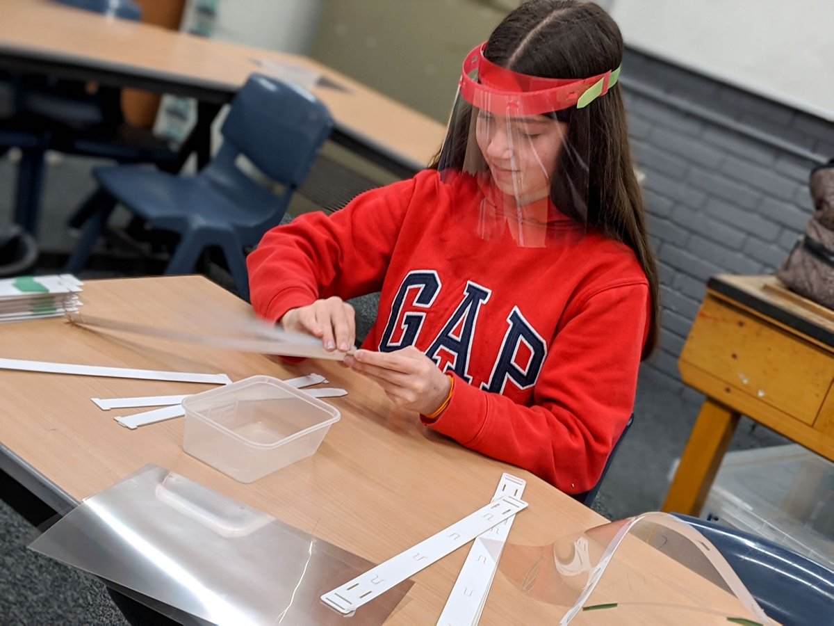 Fallibroome Academy Supports NHS Workers fallibroome.academy/fallibroome-su… #MaccMakesMasks @TheFalliTrust <a href="/FallibroomeNews/">The Fallibroome Academy</a>