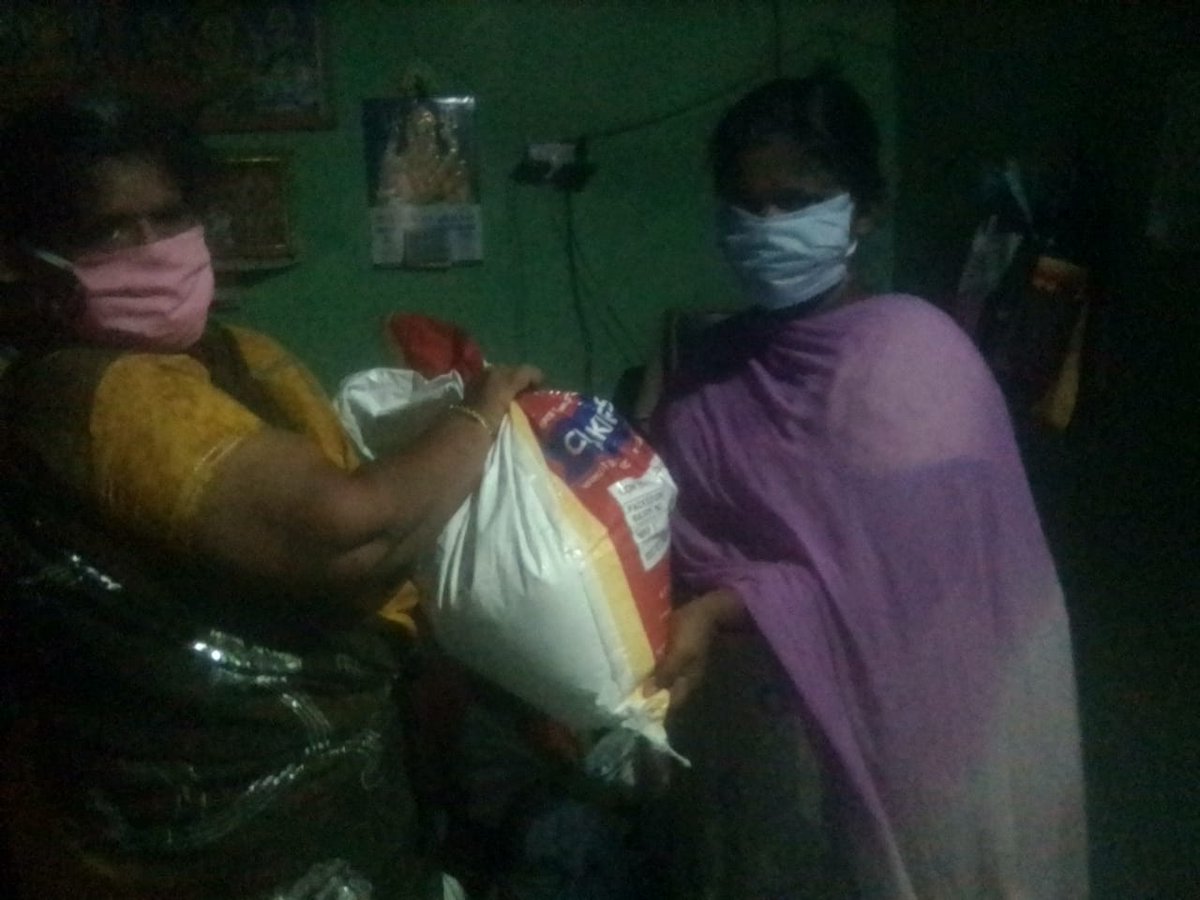In TamilNadu, the sex workers in the districts of Theni, Kanyakumari, Thiruvanamalai, Madurai, and Villupuram received the ration. Jwala Shakti Samuh & Srijan Foundation made the distribution among the FSW communities in Jharkhand.
