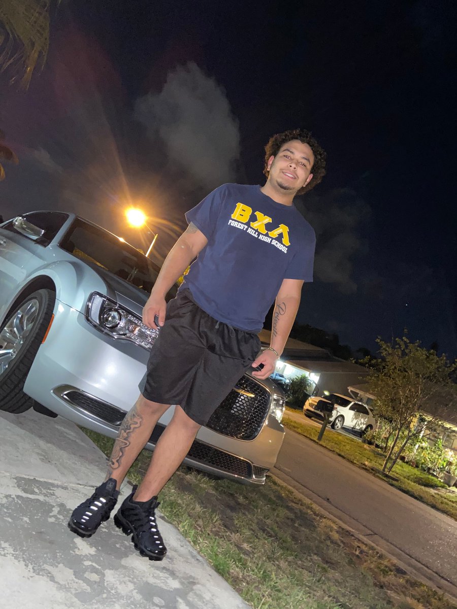 _LoBurk's tweet photo. Congratulations to our BETA Brother of the Week: Alex P.
Alex was nominated by his brothers for taking on virtual learning with ease and showing up to "school" each day after working most nights. @FHH_FalconFury @iam_apj13 @jamesonstell https://t.co/cgzAdePlWn
