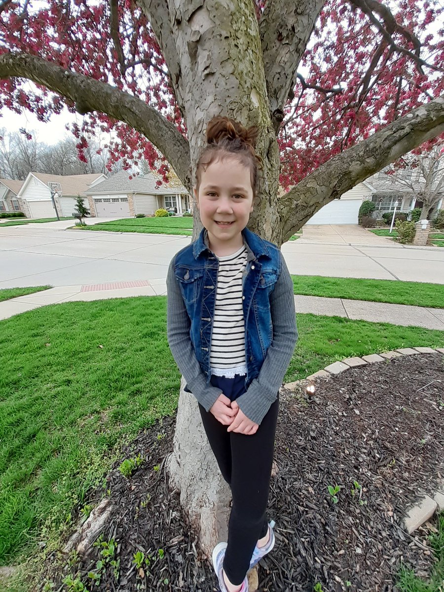 dailey_fairway3's tweet photo. My mini-me for the day!! ❤️❤️#teacherforaday #FairwaySpiritWeek #FairwayFamily @FairwayElem https://t.co/xHCwi0bWp5