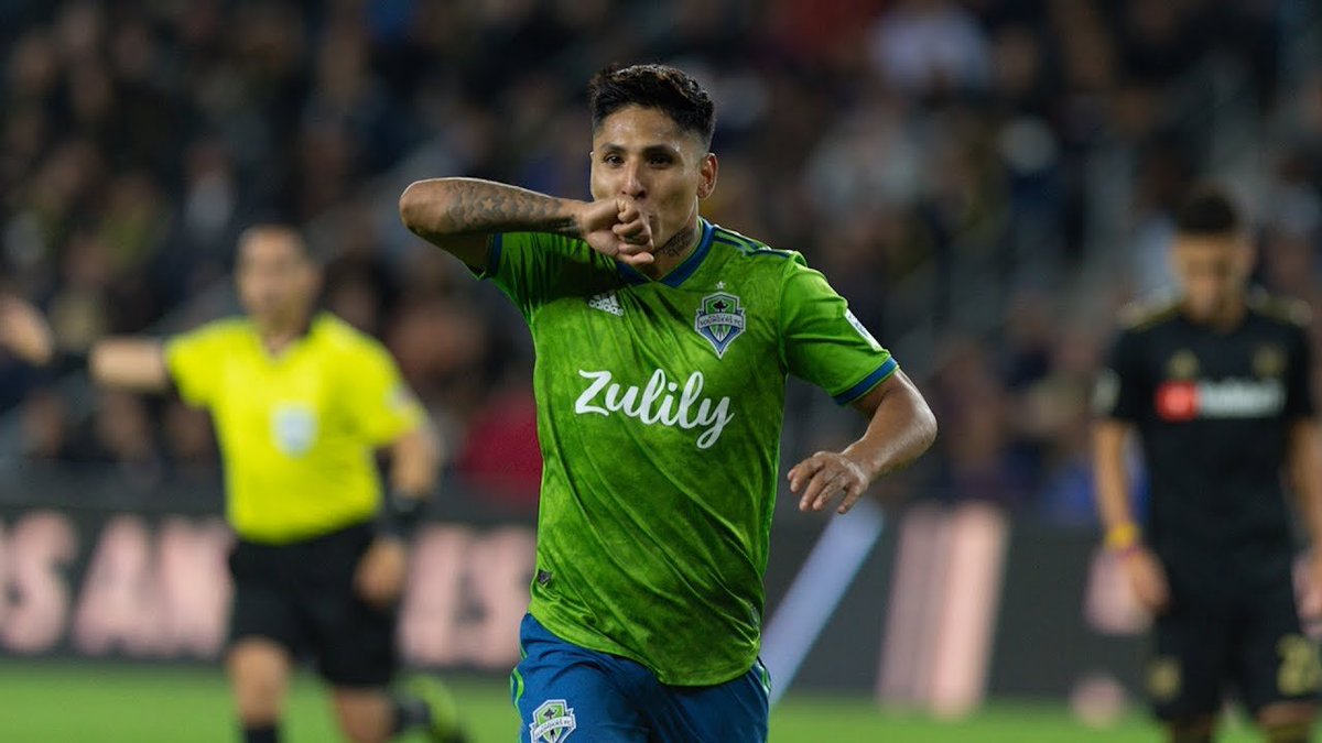 GuaraniCBFM's tweet photo. Com muita alegria anunciamos a chegada do atacante Raul Ruidiaz vindo do @CCbfm . Seja bem vindo ao maior verdão do Brasil! Como parte do negocio se despedimos do atacante Ricardo Oliveira que irá para equipe gaucha.
#avantemeubugre #fm #fmon #FM20 #AquiéGuarani #Guarani https://t.co/IKcu9EXpcu