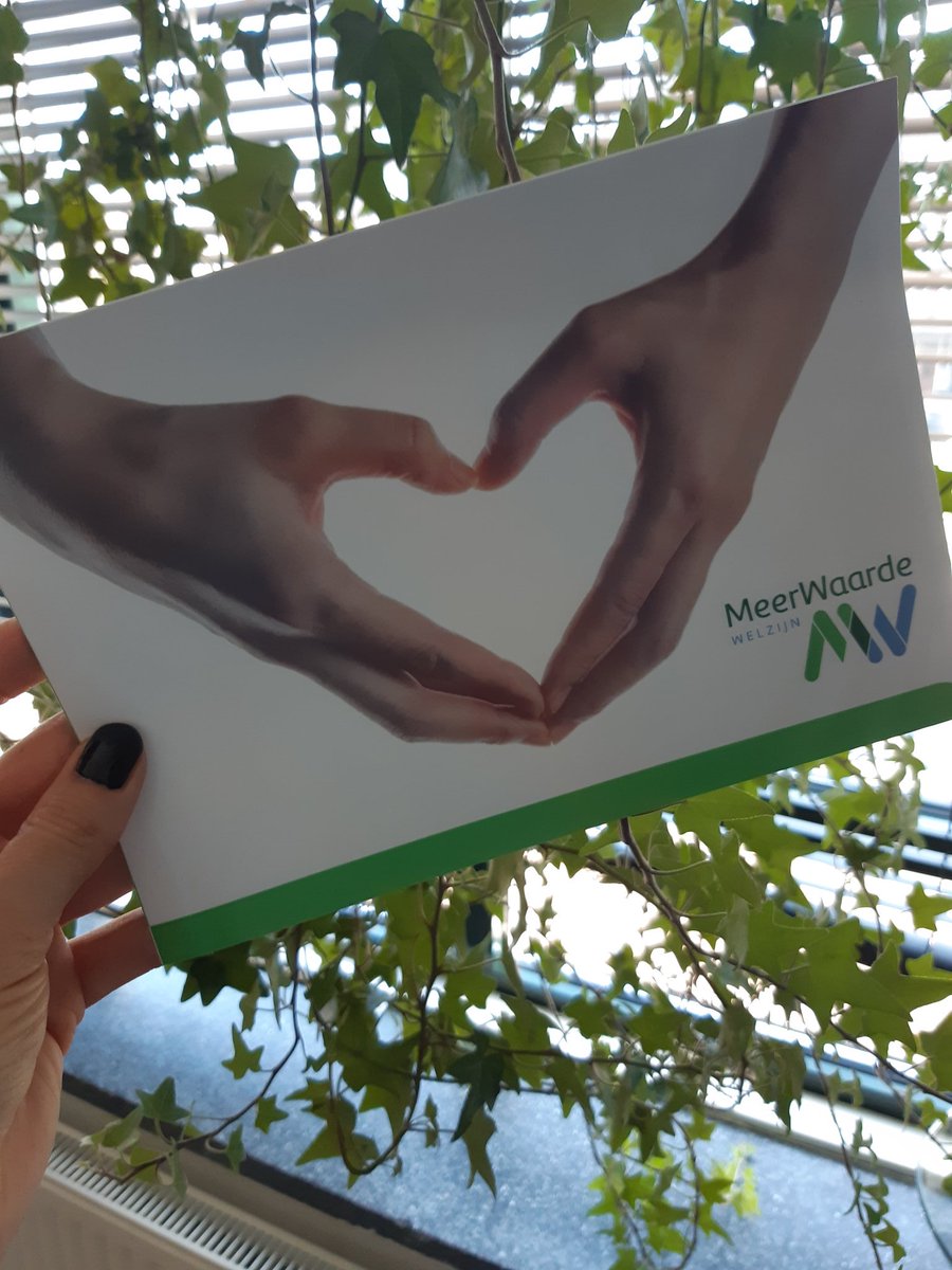 Ook aan ons, de werknemers, van MeerWaarde wordt gedacht. Een mooie kaart met mooie woorden ontvangen <a href="/RenataFideliMW/">Renata Fideli</a> <a href="/MeerWaardeInfo/">MeerWaarde WELZIJN</a> #zelfsamensterker #MeerWaarde #Corona #liefdevoorjemedewerkers