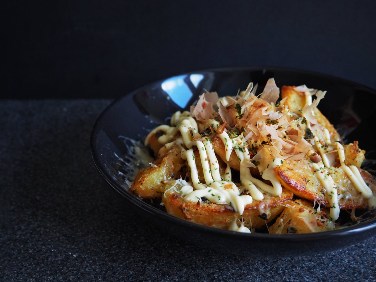 Todays dish is a fusion of chips & cheese and the toppings of an okonomiyaki (seaweed & wasabi, kewpie mayo, benito flakes) It was awesome.  #LockdownCooking  #foodie