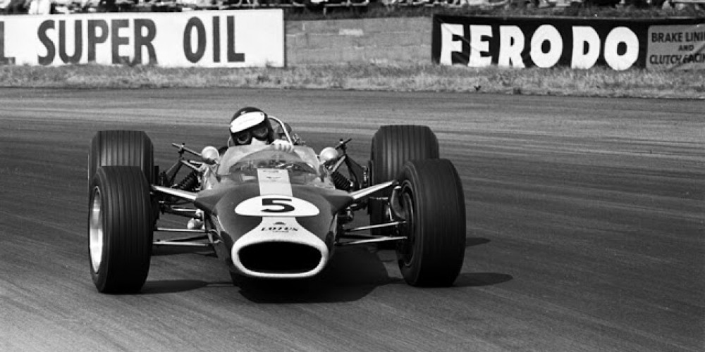 Q2Formula1's tweet photo. El "escocés volador" compitió en 73 carreras, obtuvo 25 victorias, 32 podios, 33 poles, 28 vueltas rápidas, y 2 títulos (en 1963 y 1965 con Team Lotus).

#Q2Formula1 #Q2F1 #Q2RETROF1 https://t.co/N9NtiKCtTQ