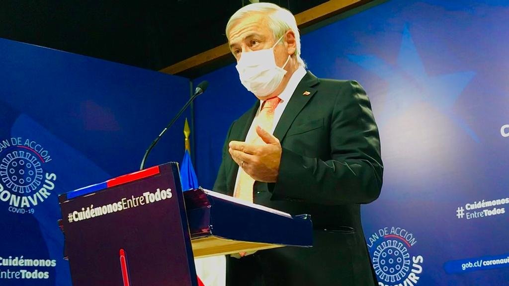 ministeriosalud's tweet photo. Ministro @jmanalich:

- Extiensión de cuarentena desde el jueves al lunes en 6 comunas RM
- Se levanta cuarentena el lunes 13 a las 05:00 en: 
Lo Barnechea, Vitacura, Providencia, mitad sur de Ñuñoa (Av Grecia al sur) y al sur de Av. Matta y Blanco Encalada en comuna de Stgo https://t.co/6bXRKArfXM