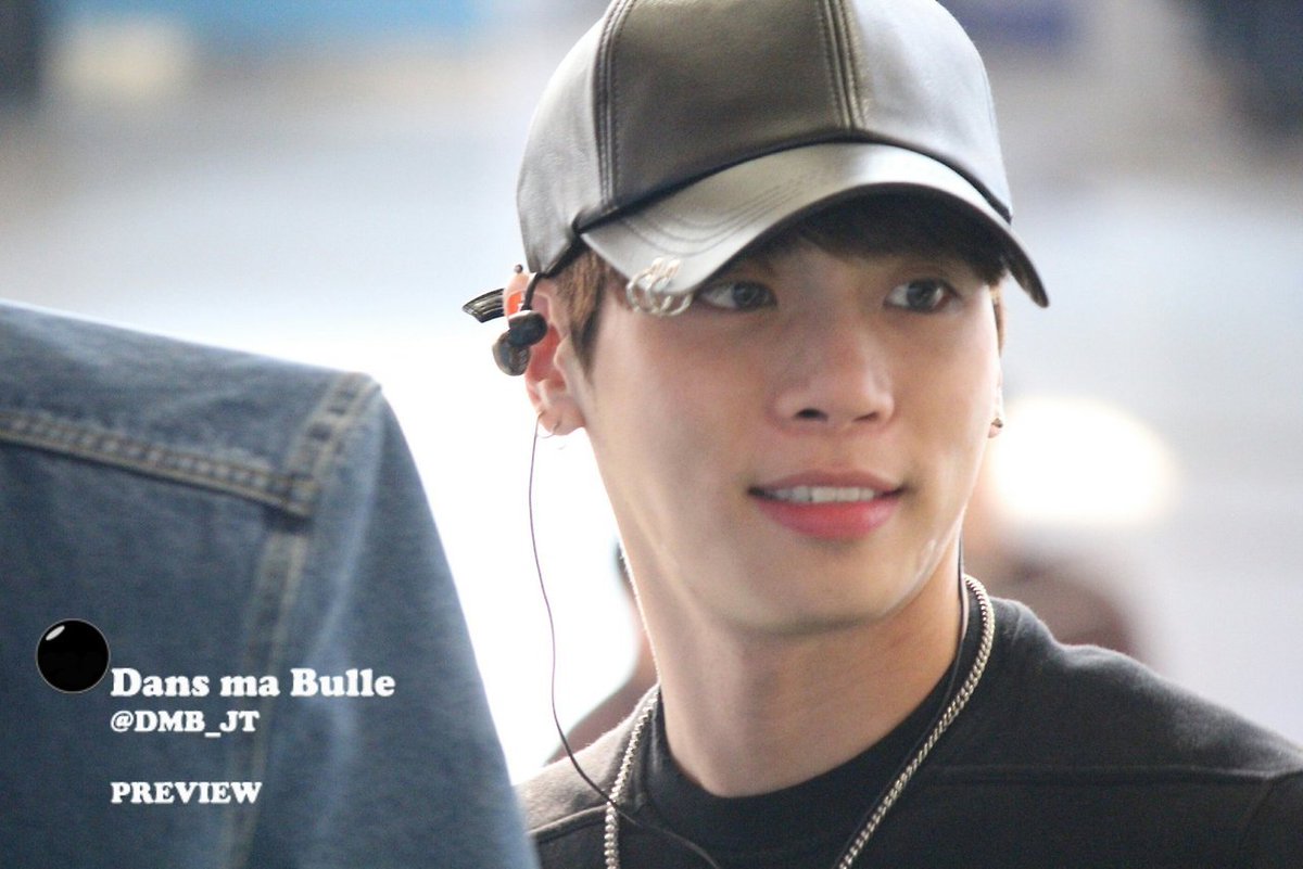 i will say this everyday &amp; for the rest of my life: THANK YOU KIM JONGHYUN 

Happy Birthday love 🎈🎉🎁😗
#사랑을_달빛에담아_종현이에게
#종현이에게사랑만
#HappyJonghyunDay
#HappyBlingDay
#31YearsOfJONGHYUN