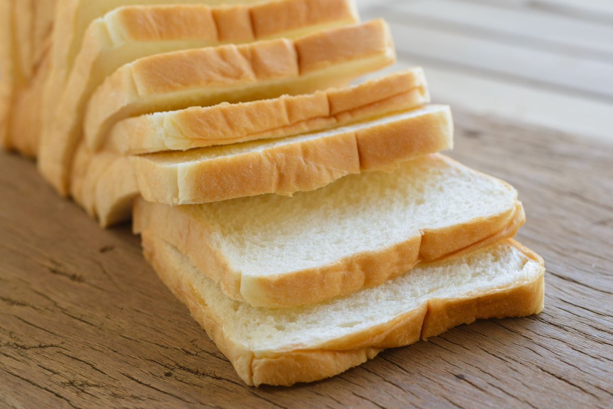 aumontgomery's tweet photo. Dining Services is offering new items for students who remain in @AUMResLife housing. Check out the Café C-store Monday-Friday, from 10 a.m. to 2 p.m. New items include bread, milk, paper products &amp; cleaning supplies.

#WarhawkNation #MyAUM #covid19 #montgomeryalabama https://t.co/7e80TwPpzV