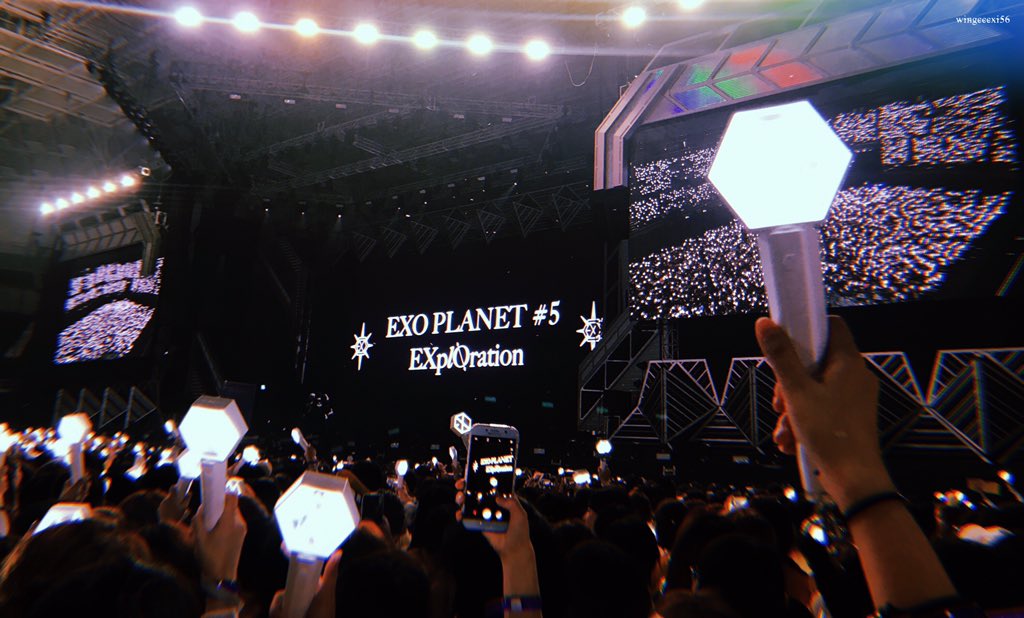 WINGCccxi56's tweet photo. 우리 얘긴 끝이 아닐 거야
다시 만나볼 테니까

❣️𝐓𝐡𝐚𝐧𝐤 𝐲𝐨𝐮 𝐟𝐨𝐫 𝐛𝐞𝐢𝐧𝐠 𝐄𝐗𝐎❣️

#엑소 #EXO @weareoneEXO
#우리의_청춘_시대는_엑소라고_부른다
#사랑하자_엑소_8주년_축하해
#EXO8thAnniversary
#8YearswithEXO https://t.co/ySPRMRA8Qj