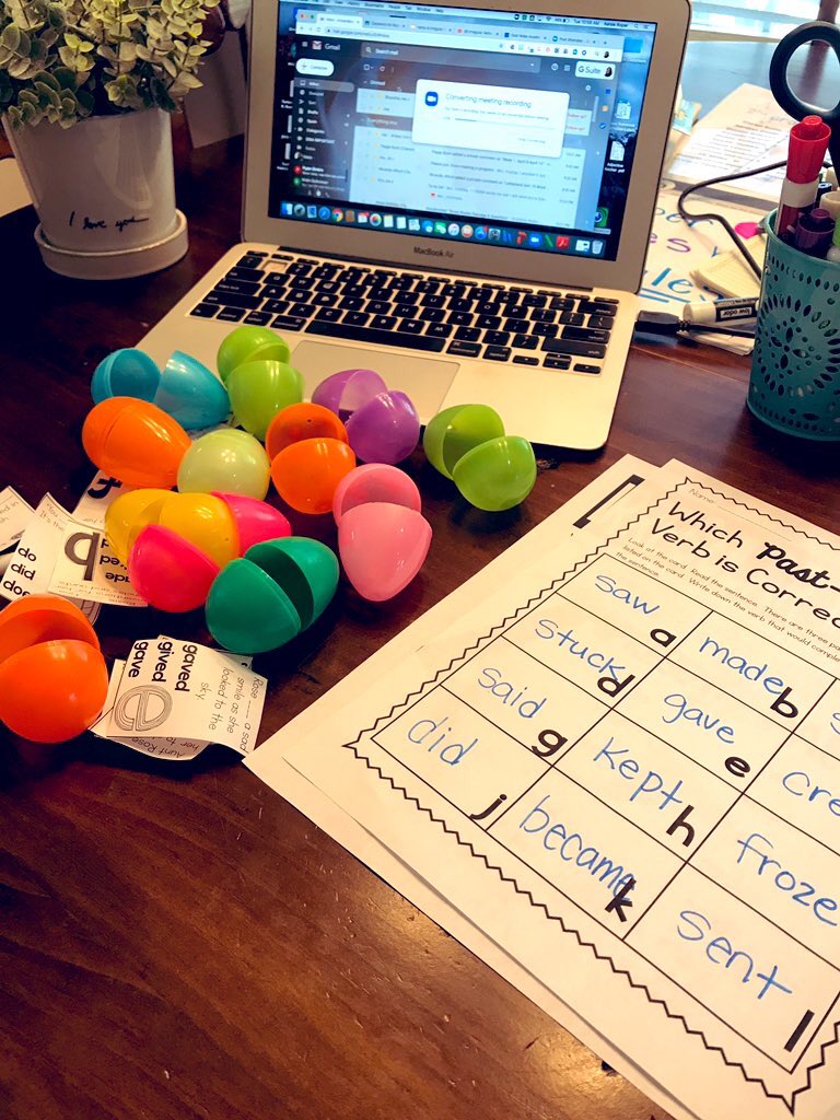 snuggledupin2nd's tweet photo. We did a virtual Easter egg hunt with irregular verbs this morning!🥚#WeB4MeEWA #ALLinEWA #ThisIsK4EWA https://t.co/Y9ykdZKGDb