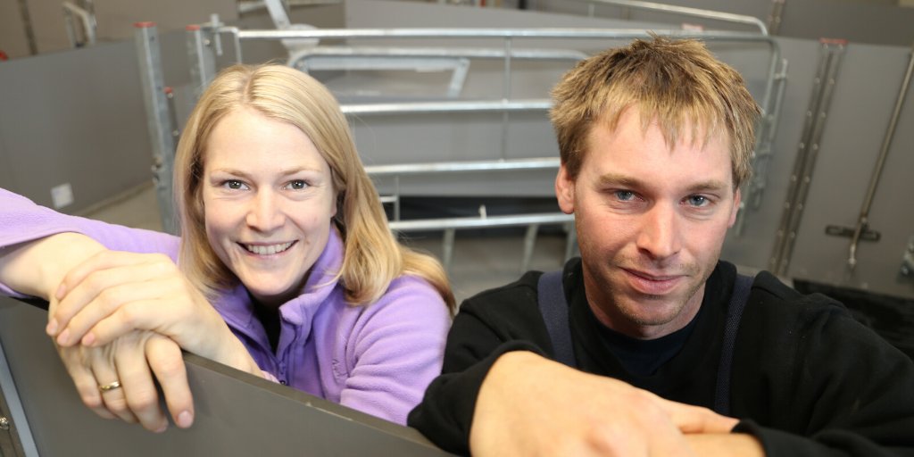 45 Million pigs in Topigs Norsvin’s breeding database Pigbase! The 45th million pig is born mid-March at Bratland farm in Norway. Young farmers Monika Bratland and Cato Aarsland opened a brand new barn populated with SPF #pigs to breed the Norsvin Landrace bit.ly/2xea5nJ