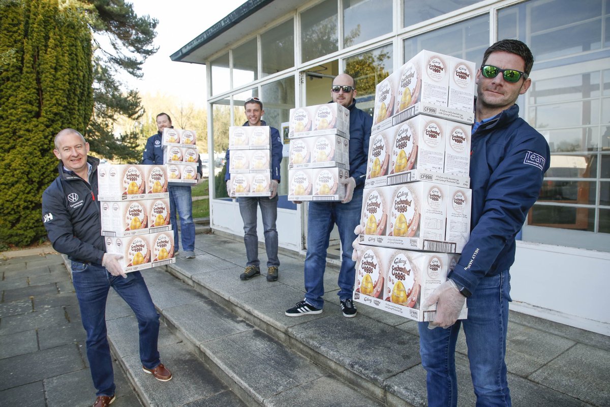 feedtheheroes1's tweet photo. Easter EGGstravaganza!This week we teamed up with #MarsIreland & @VolkswagenVanIE to deliver over 21,000 Easter Eggs donated to the frontline across the country.
In 72 hours the team has dropped over 20000 eggs to 38 hospitals!
We are proud to be #fuellingthefrontline together. https://t.co/nDlOPKhku6