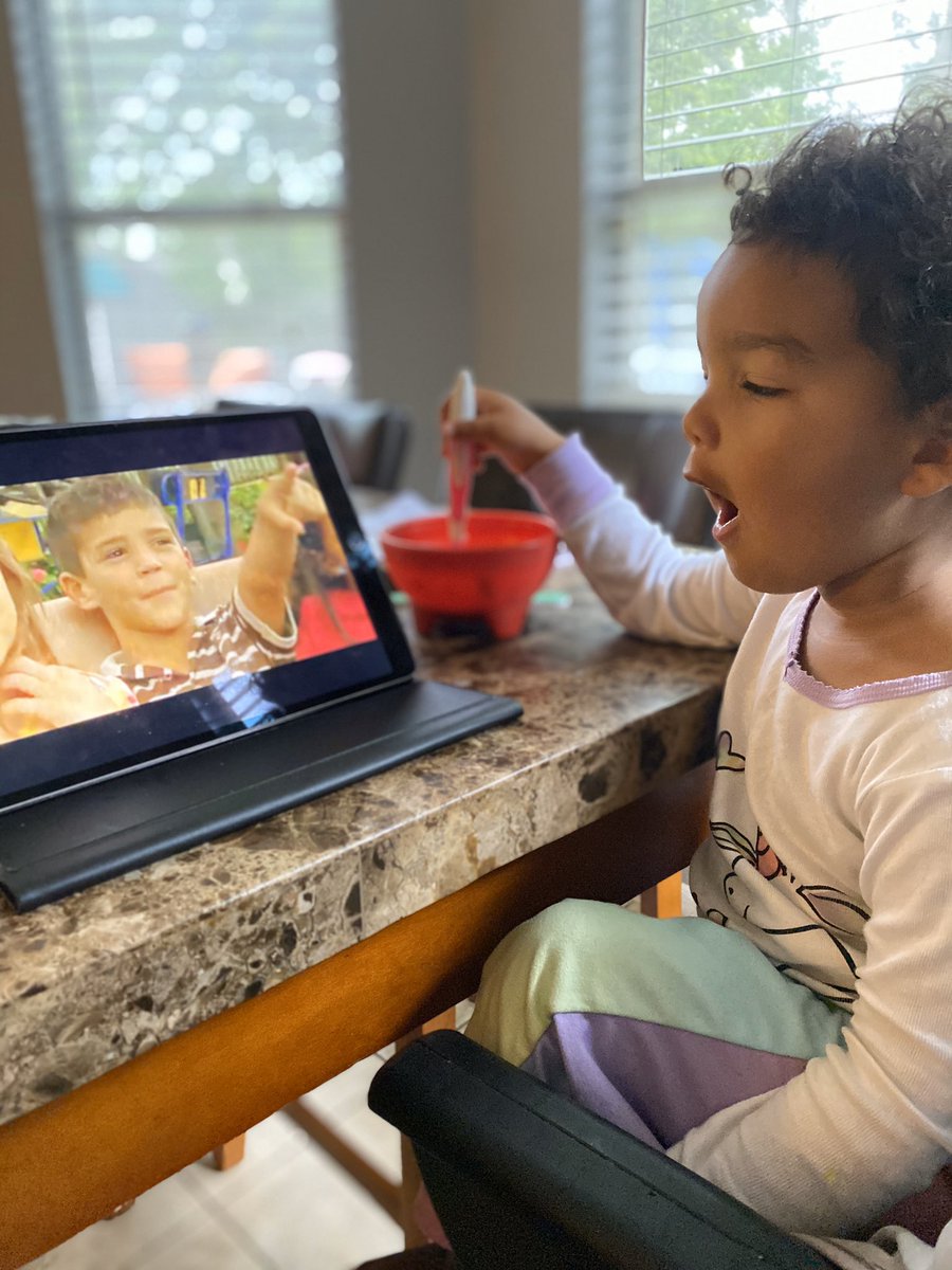 Mrs_Stevenson23's tweet photo. We took a trip around the zoo this morning while eating breakfast 🥳😍 #Zooweek #learningaboutanimals #makinglearningfun #ELC1 #AdaleighGrace https://t.co/ojqLFizAda