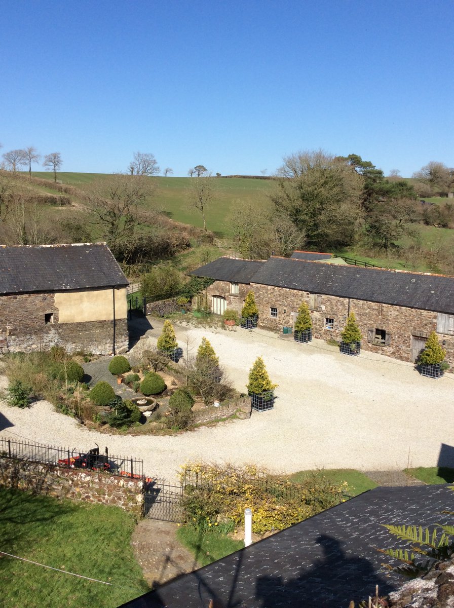 swallowbarnwd's tweet photo. When everything is better we would love to welcome you here at Swallow Barn! #staysafe #comebacklater https://t.co/twhBuW3rhX