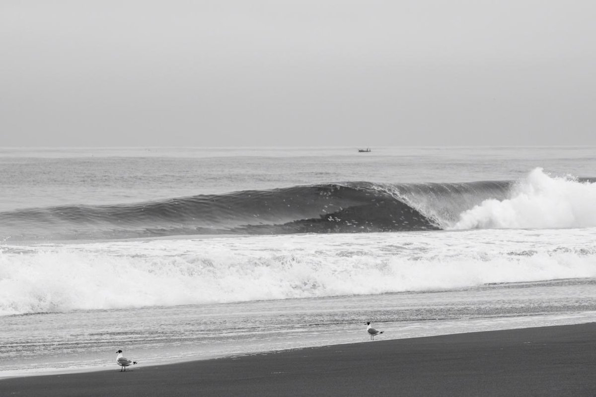 SILENCIOS 📸 Andynex #lineasmagazine #exclusive #magazine #surfing #southamerica #realsurf #chile #silencios 🇨🇱