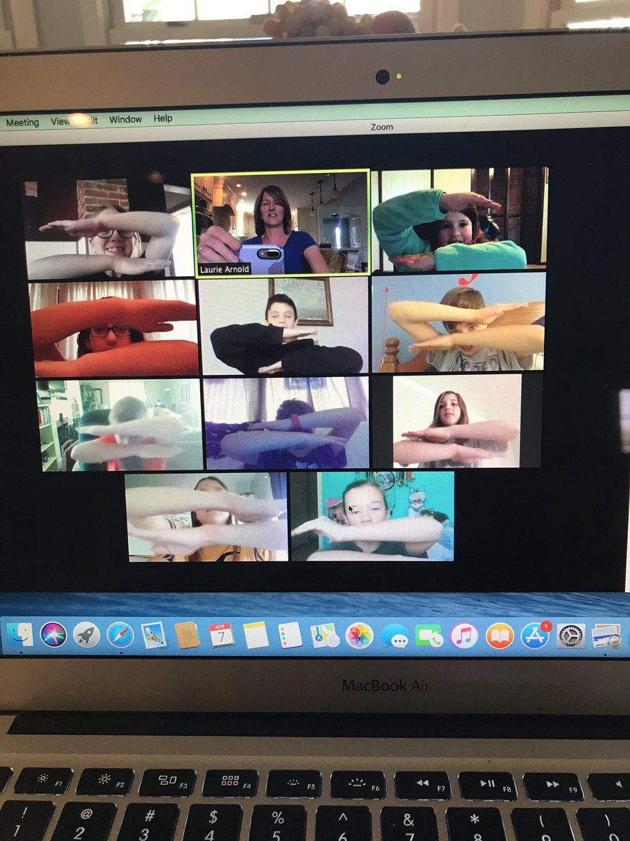 LaurieLarnold's tweet photo. Just had class with Zoom. We covered a little bit of everything.  We are figuring out this new way of learning.  @NorthElem1  @WashCommSchools https://t.co/nz8iDyEJ8b