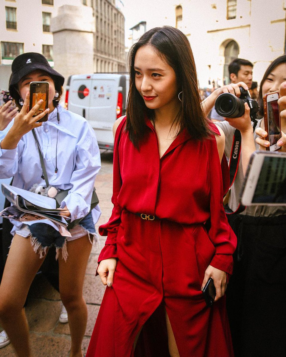 krystal_museum's tweet photo. still thinking about this look https://t.co/YsEx0Wf2hl