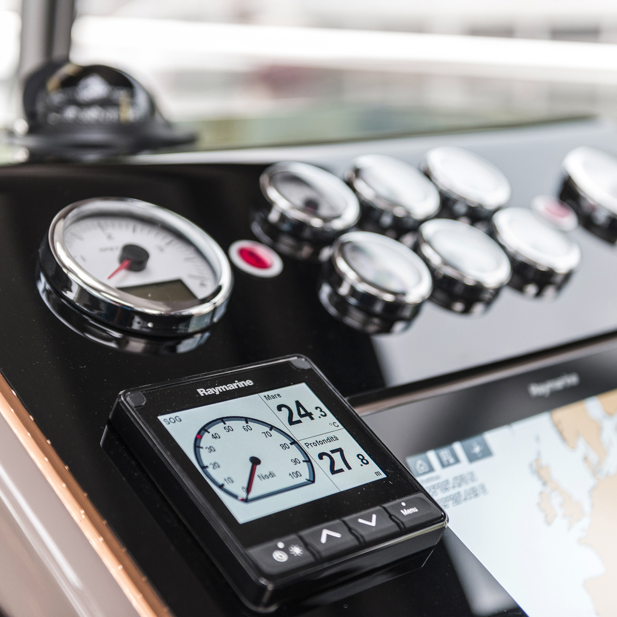 Cranchi_Yachts's tweet photo. Grow up together. This is the basis for collaborations such as the one that #CranchiYachts can boast with #Raymarine.
Discover the cutting-edge technology on board the Cranchi #E56FEvoluzione, #60FLY, #60HT, #60ST, #M44HT and #T36Crossover
—
#proudlymadeinitaly https://t.co/dlWQlTf7nJ