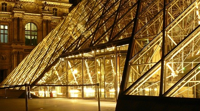 ClacBelt's tweet photo. Things to do during quarantine:
Visit the LOUVRE museum, here's a link to a FREE virtual tour https://t.co/9NMGAZ0vhB
#quarantine #bored #culture #travel #art #fashion https://t.co/wlIetgui45