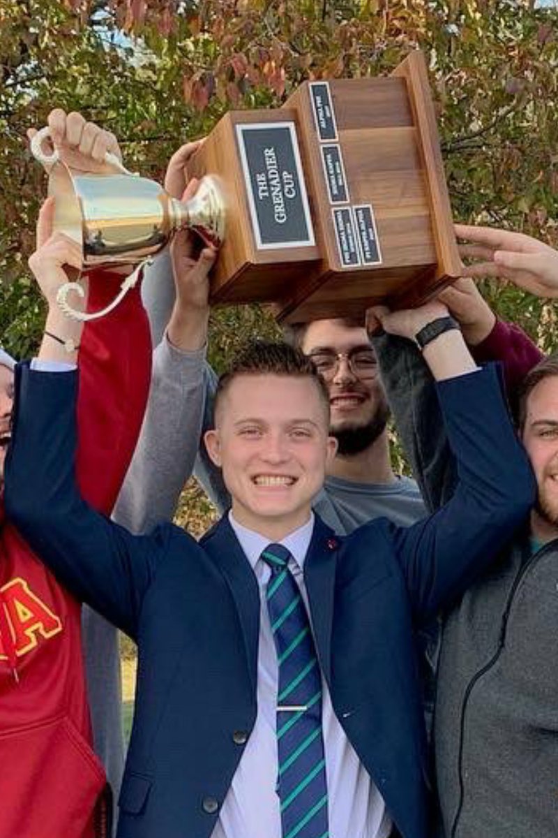 SChaleunphonh's tweet photo. Braden Schroeder @BradenSchroeder received the 2020 Campus Commitment to Student Learning Award @IUSoutheast for Outstanding Junior Leader for his involvement in @IUSPikes , @IUSorientation Crimson Crew Leaders, @theNSLS , @iusprssa , and intramural sports. pc: @IUSPikes https://t.co/lxdzn2t8O5