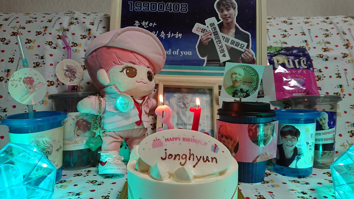 jong_choru's tweet photo. #4월의_종현이는_언제나_빛이나  
#happyjonghyunday 
#SHINee #KimJonghyun 
お誕生日おめでとう🎉 https://t.co/WJ2Aei22pp