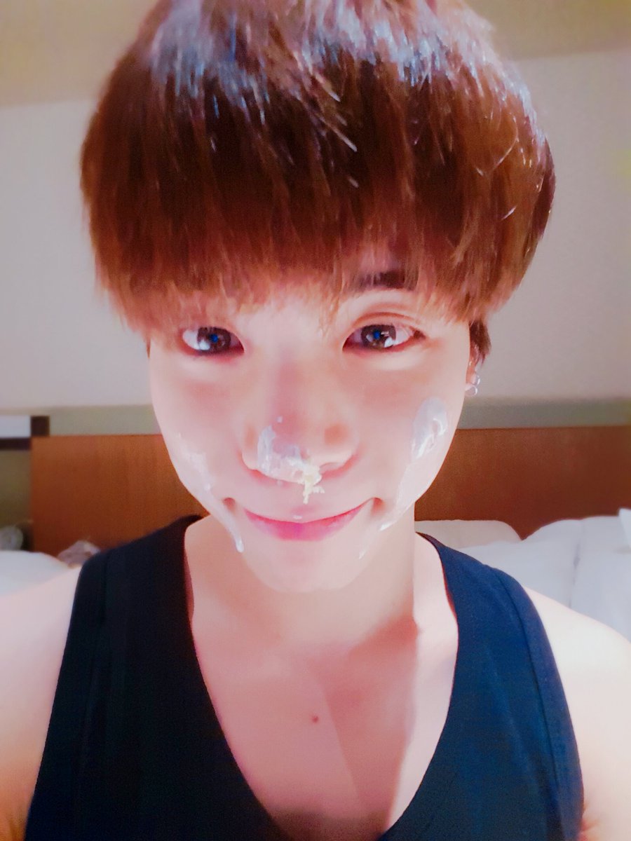 jjongonthisday's tweet photo. 170408 Jonghyun's twitter update
"Thank you to all the members and staff for the night surprise ♡♡♡♡"
#HappyJonghyunDay 
#종현아생일축하해
#4월의_종현이는_언제나_빛이나 https://t.co/TFQbrcrj9q