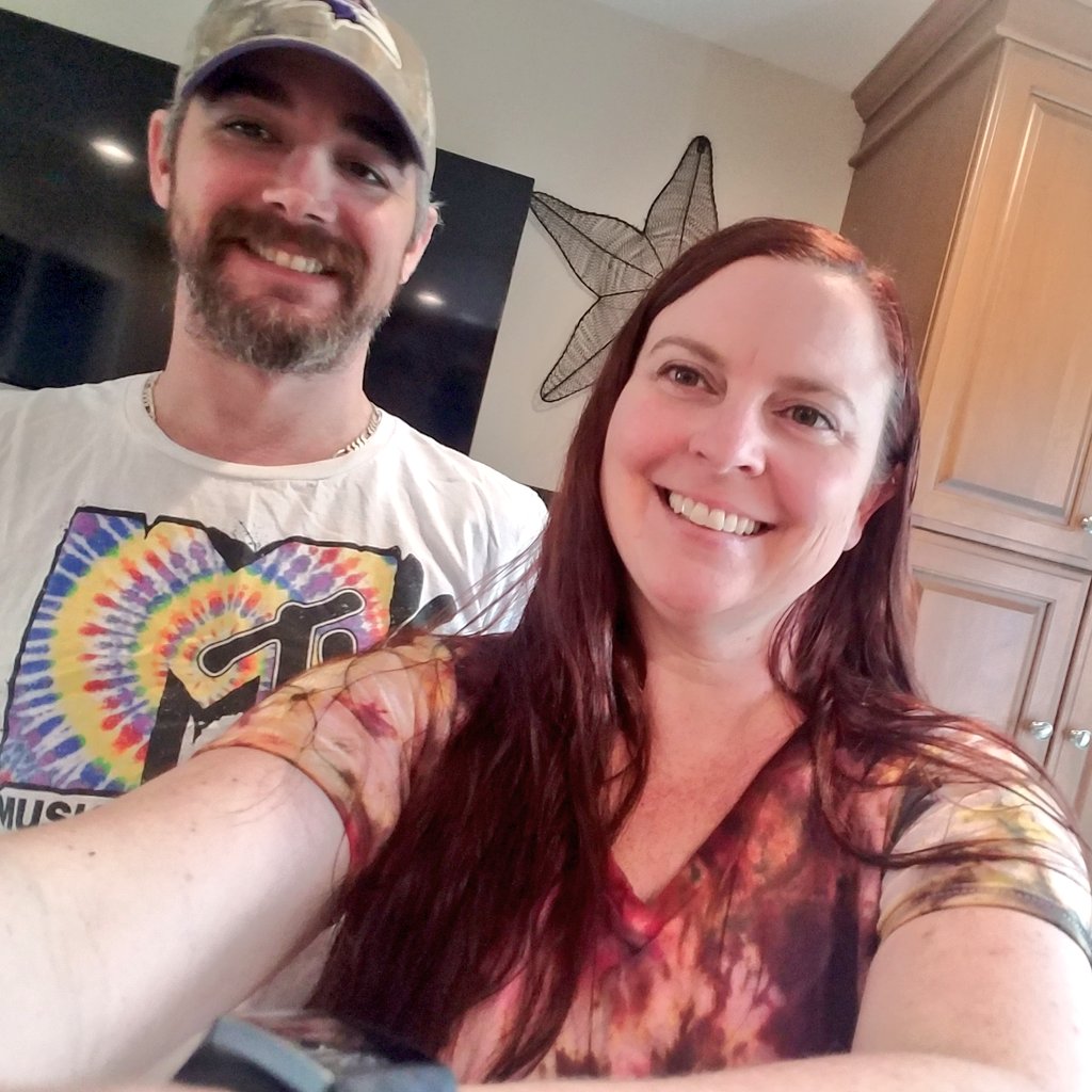 MrsStrazzire's tweet photo. It's Tie Dye Day! We are having fun with our virtual spirit week so far! #hallpride #gatorlife https://t.co/bXRLI9S0fG