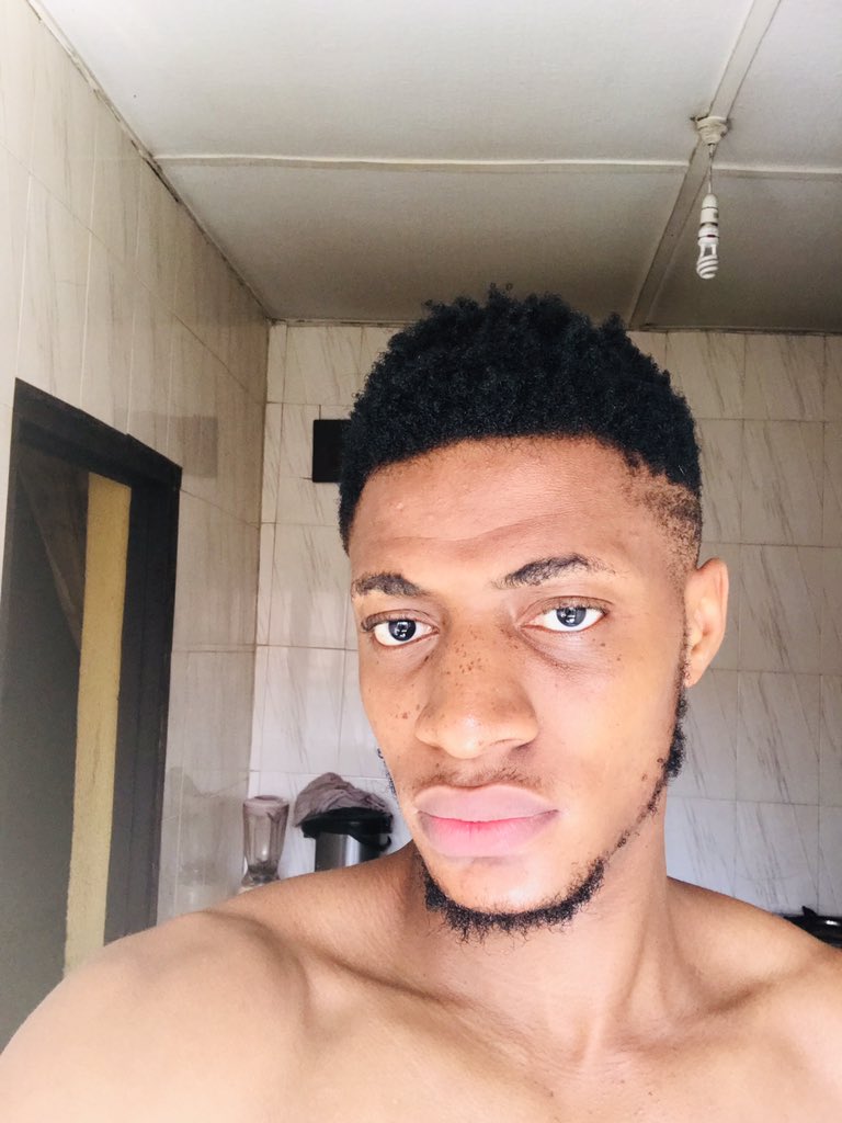 browniard's tweet image. Feeling lazy to bath😢😢 who cares to help??😁 #EffectofLockdown #istandpastorchris #rema #cameltoechallenge #drake