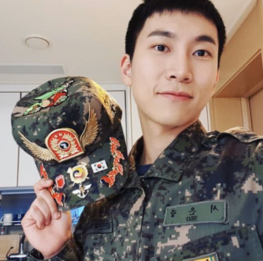 yejiapshai's tweet photo. 200407
From #WaitingForSilverlight to #OurSilverLightIsBack!!

So this is my last entry for this thread. 595 tweets for you are worth it!! ✨ 

You worked hard, @BTOB_SEKwang 🥰!! I MISS YOU SO MUCH!! WELCOME BACK!! 🥳 https://t.co/nxwGlrWBzO https://t.co/fftRc1LhHU