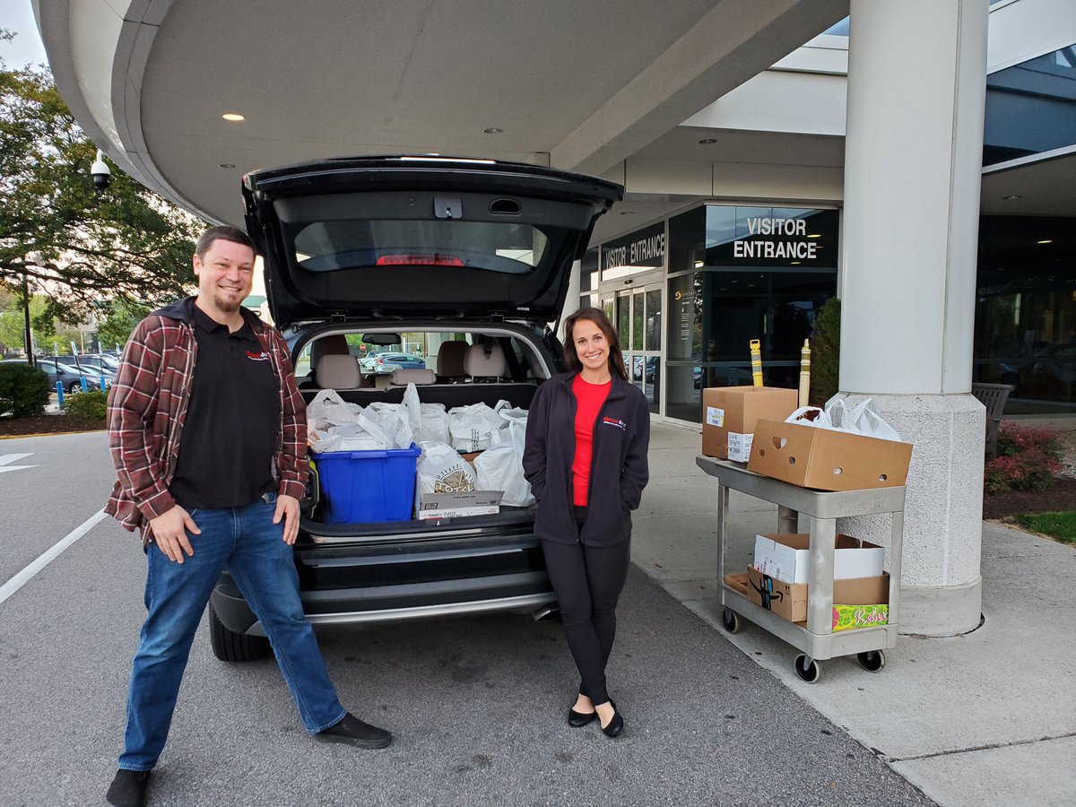 NexusDirect's tweet photo. Proud of our Nexies Brian Langley &amp; Becca Burgess for taking the time to coordinate with Ray Rays at the Mayflower &amp; North End Juice Co. to provide breakfast for Sentara's VA Beach General Hospital this morning!
#NexiesWhoCare #SomeGoodNews #TogetherApart #HelpEachOther https://t.co/aFijYN1hxb