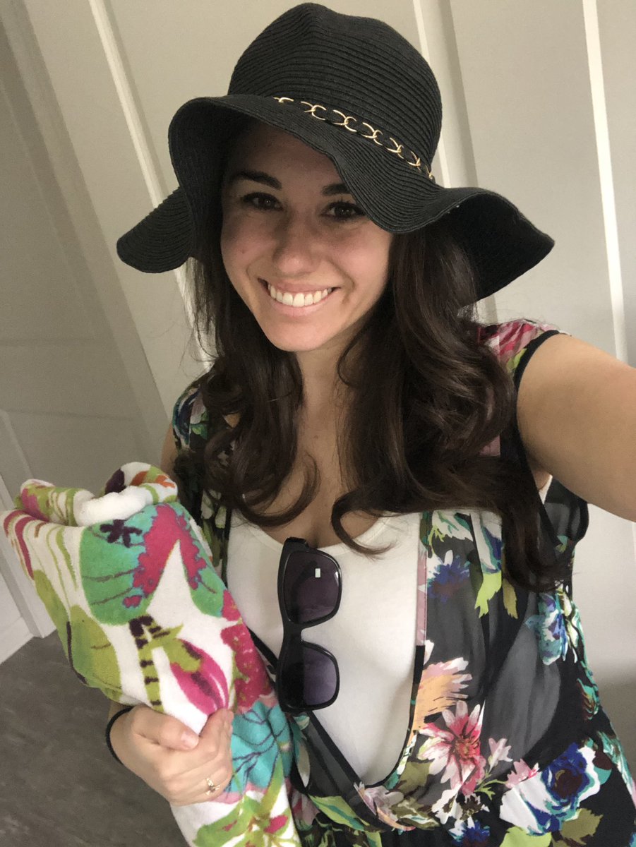 MsPento's tweet photo. Happy Beach Day!!! KCS Spirit Week day 2!! 🏝⛱⛵️🏊🏼‍♀️🌊 #KCSPride @KeyportSchools @KCSPrincipal https://t.co/zo40IEvudY