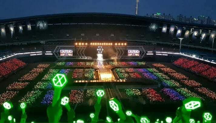 baohoang1169's tweet photo. #우리의_청춘_시대는_엑소라고_부른다
#8ternityWithEXO
#To8finityAndBeyondWithEXO
@weareoneEXO 
Tuy chỉ mới theo các anh 3 năm, không gặp nhau từ những ngày đầu tiên, nhưng 3 năm qua và những năm sau này, chúng ta sẽ mãi đi cùng nhau https://t.co/Sfe9S4HHLX