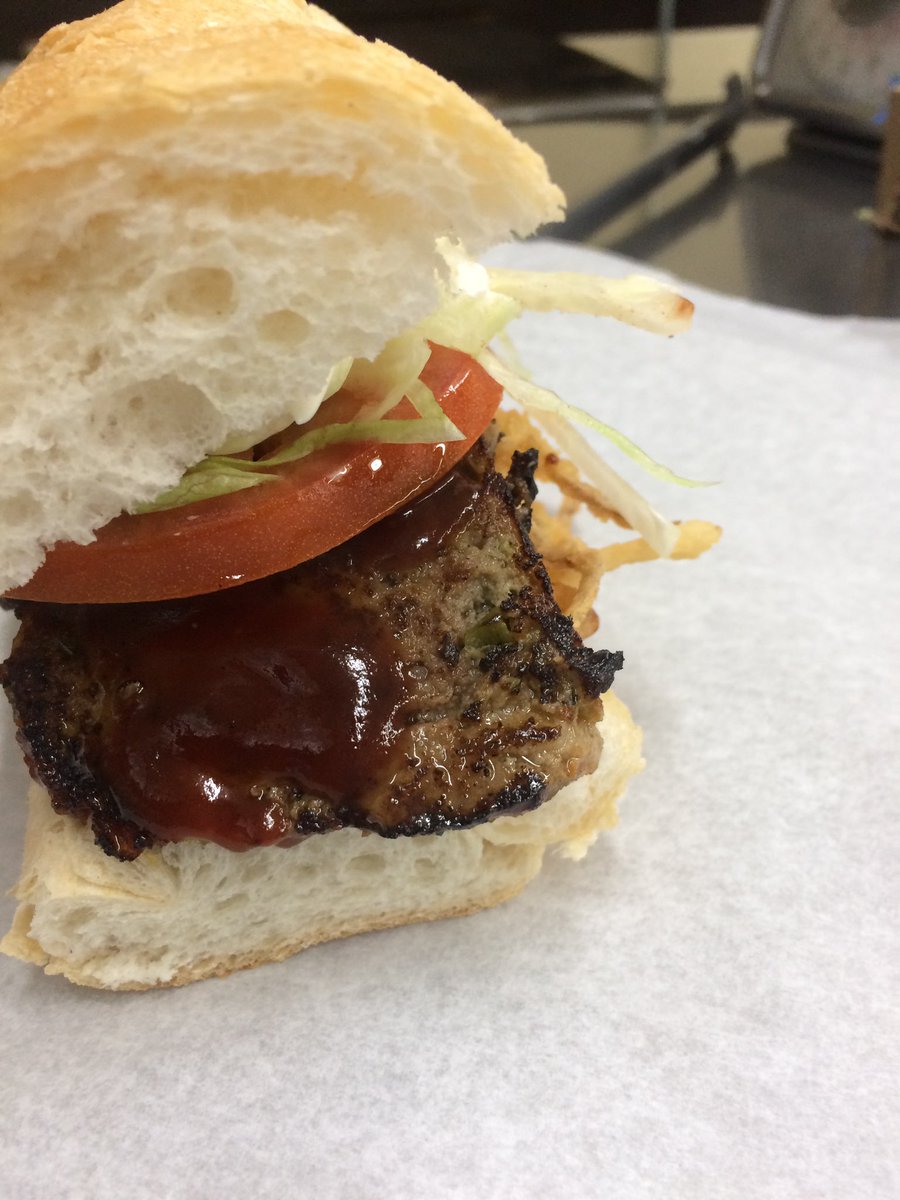 duckinmarket's tweet photo. Homemade Meatloaf Po Boy to go?🤩We can do that! Give us a call or send us a direct message to order! 📞📩(636)529-8388
#duckinmarket #valleyparkmo #stlburger #stlcajun #stlouis #stlouisgram #stlfoodie #kirkwoodmo #webstermo #stleats #stllunch #stllocal #stllocalbusiness https://t.co/LMXuC4ODrY