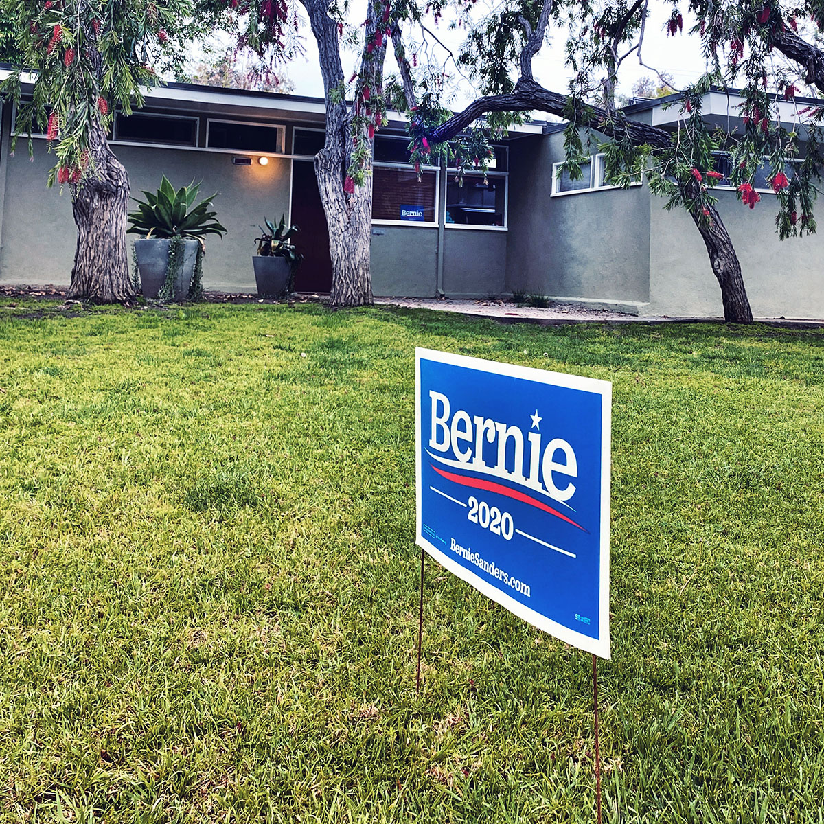 kennerly's tweet photo. April 7. Today's theme, "Remember the Alamo!" At least that's what this lone Bernie lawn sign feels like this morning. They will probably be adding this placard to their Dukakis political memorabilia collection. #kennerlyphotofitnessworkout
#centerforcreativephotography https://t.co/vBG9Jcb8ls