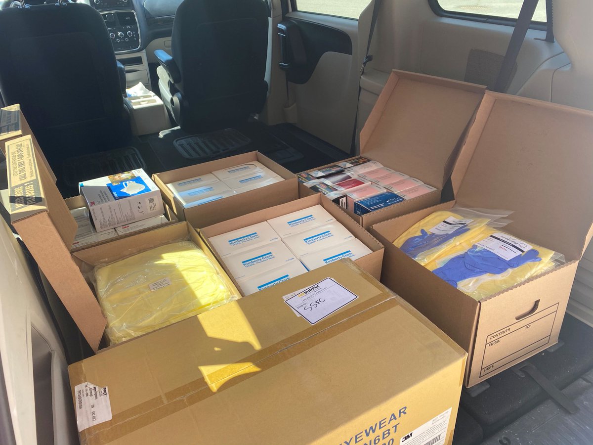 FlemingCollege's tweet photo. Fleming College donates to Haliburton Highlands Health Services, Peterborough Regional Health Centre, and Ross Memorial Hospital https://t.co/0OHpgYWFUg #FlemingHelps #InThisTogether #COVID19 @PRHC1 @RossMemorial https://t.co/jBPabCDQB7