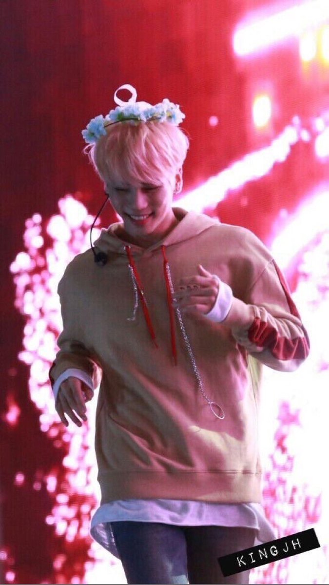 shika_5shinee's tweet photo. ジョンヒョンセンイルチュッカヘ✨
ずっと大好きです

 #4월의_종현이는_언제나_빛이나
 #HappyJonghyunDay 
 #SHINee #Jonghyun https://t.co/tquJ2nfZbH