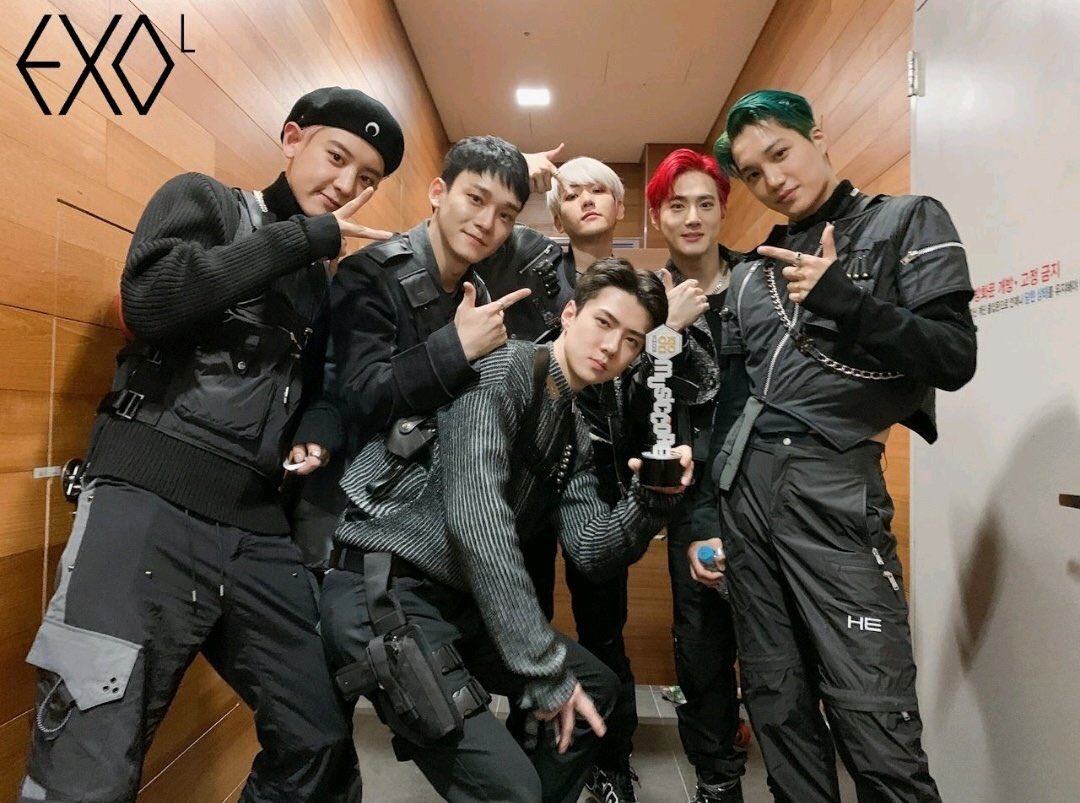 milkteus's tweet photo. today marks our 8th years with exo, what a journey it has been! these precious boys are my youth and thank you for making it a memorable one;

here’s to many more years together ♡

#EXO8thAnniversary
#우리의_청춘_시대는_엑소라고_부른다 https://t.co/ylNQlMtOFY