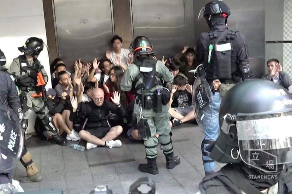 Miruku43780816's tweet photo. #Covid origin? why spread?
CCP control social media, arrest journalists
World find truth to save lives 
Be aware or be the next
Spend$ w consciousness 
#AnywhereButChina 
#CCPLiedPeopleDied
#LuciferEffect 
#HKprotests is a mirror of CCP brutality vs freedom &amp; truth.
#FactCheck https://t.co/re6MPX3kKO