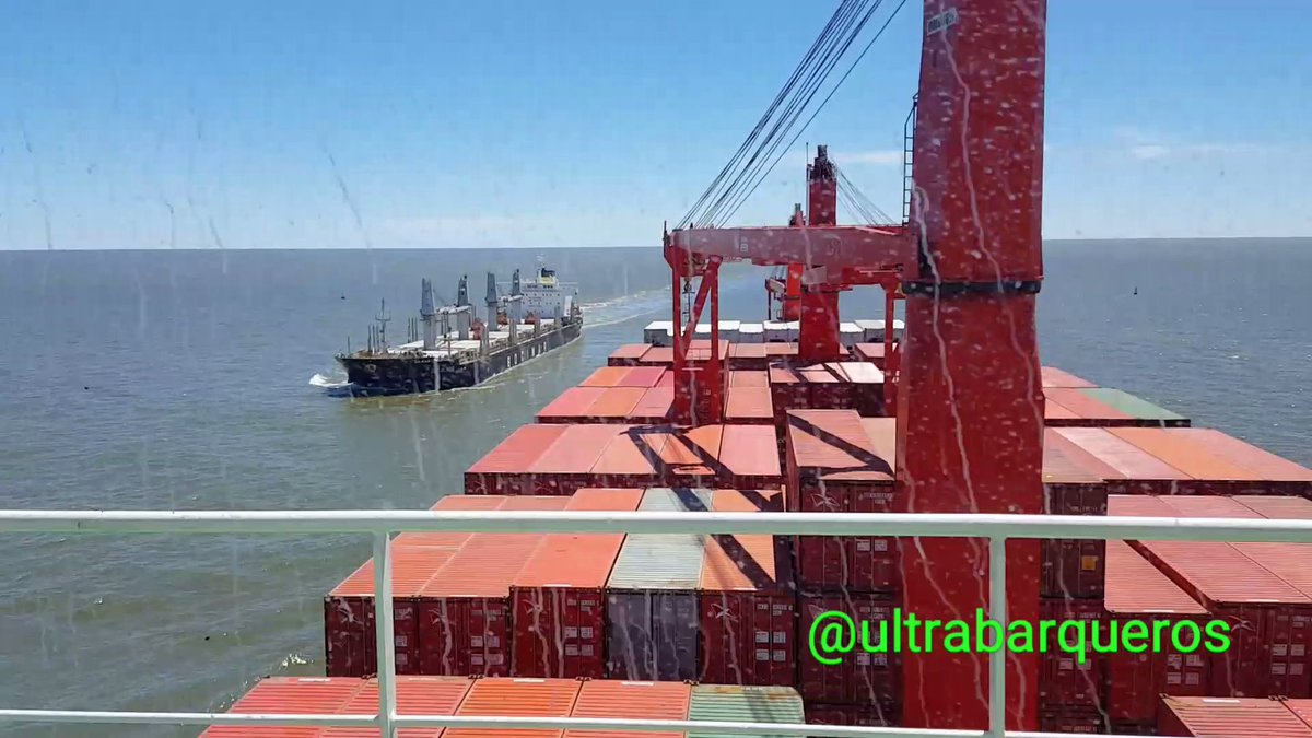 UltraBarqueros's tweet photo. Bulk Carrier Ship "CMB CATRINE" - 06.01.2018 - Photo taken on board Container Ship "NORDAMELIA" #MeetingArea #PuntaIndioChannel #RioDeLaPlata #Argentina
#containership #crudeoiltanker #bulkcarriership #bulkcarrier #tanker #ultrabarqueros #ultrabarqueros2 https://t.co/XMOuqjEbk1