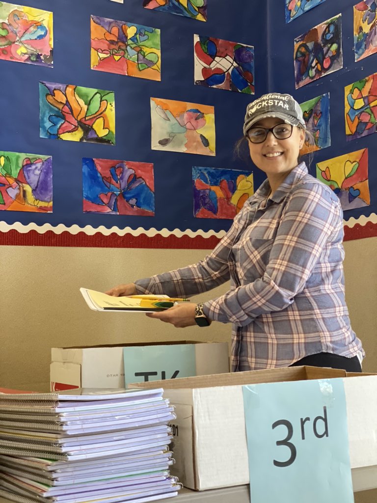 TurlockUSD's tweet image. It’s all hands on deck as Educational Services and our site admins gear up for the April 8 &amp;amp; 9 Phase 2 Learning Materials Distribution. Note: TK-6 materials have been placed on our TUSD website for those who would prefer to print at home. ✏️ #TUSD

🔗 turlock.k12.ca.us/tusdlearning