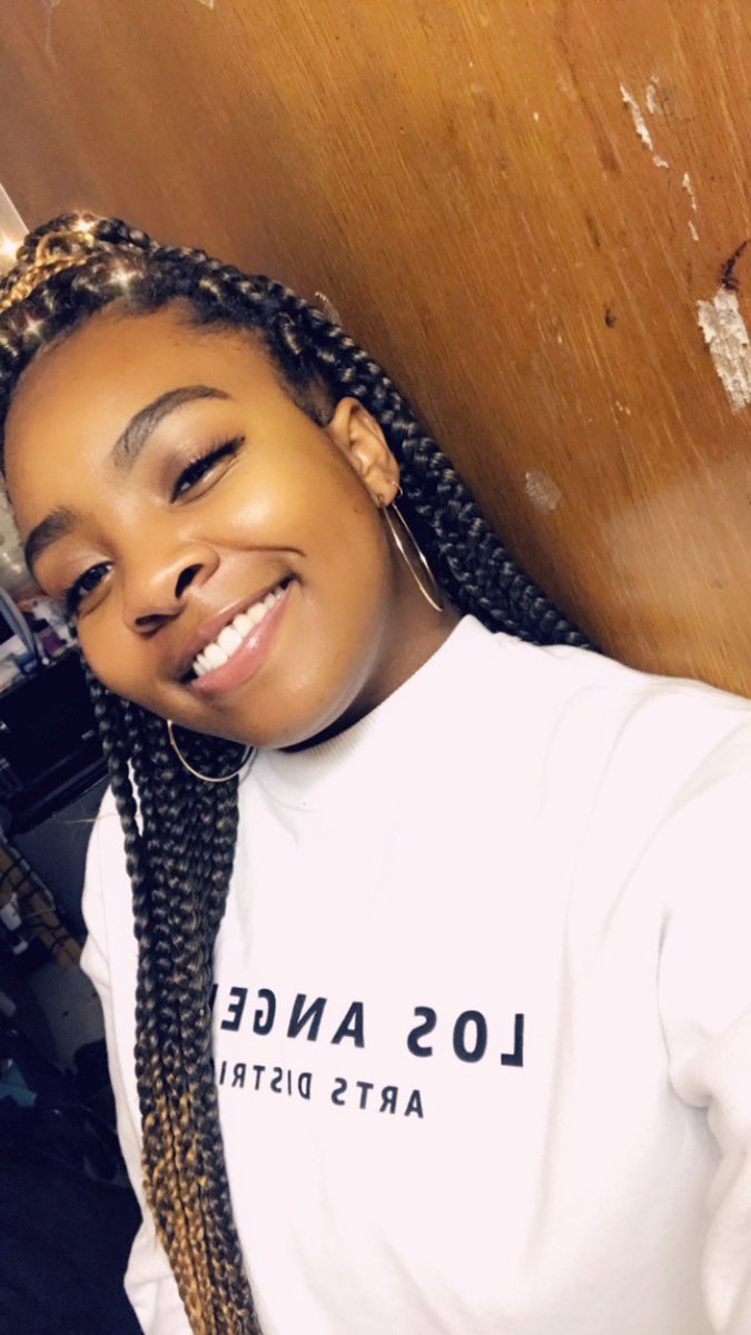 Jamaea Zolee- cohost Memphis, TNPolitical Science Major& NAACPGeminiFavorite thing to do is play sports and I love to paint