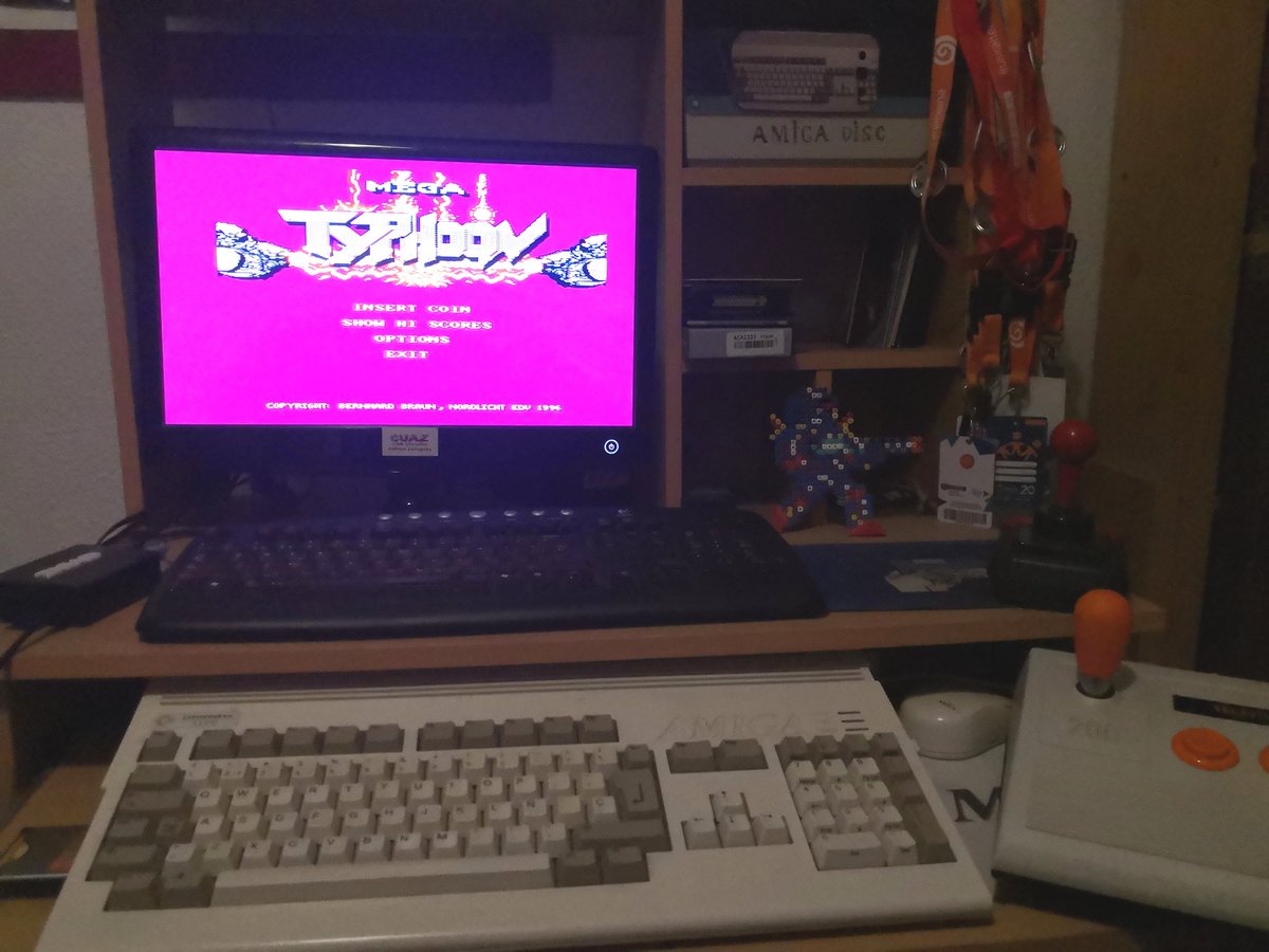 rogerles2016's tweet photo. #YoMeQuedoEnCasa tarde de #shootemup #amiga #cd32 con #ReshootR #Microcosm #Banshee #megatyphoon https://t.co/OGzjN005eG