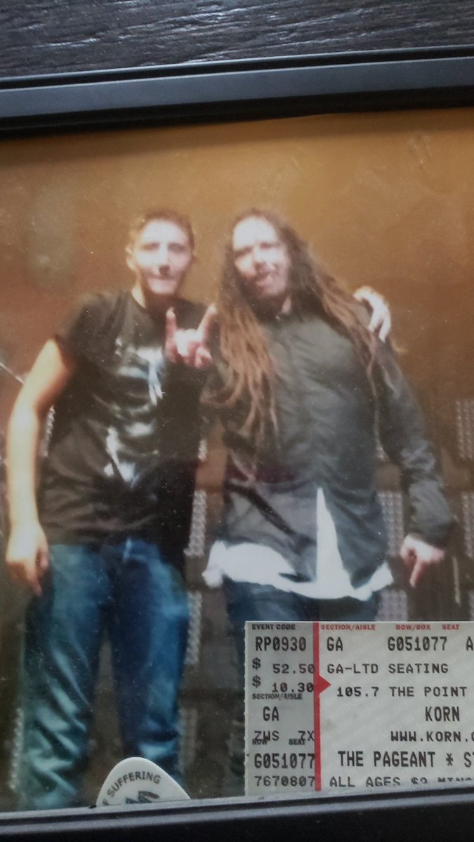 IsaiahClements6's tweet photo. @JC_SHAFFER I got are photo just wanted to thank you man I look nervous af tho after all it was my first concert and seeing some of the coolest guys play man I look goof as hell😂 https://t.co/sYFH7rFKHc