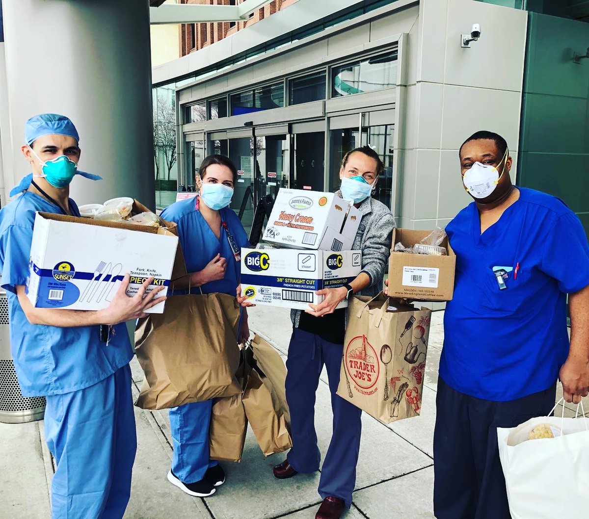 R Family Vacations tweet media