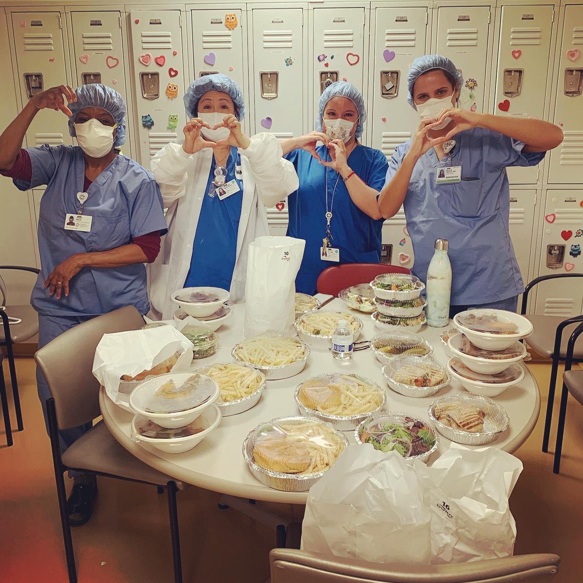 R Family Vacations tweet media