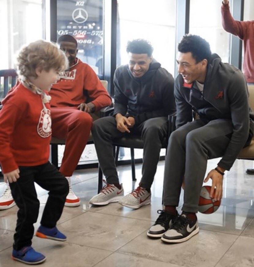 “Visiting hospitals means a lot to me. We had an amazing time with the kids & it was so cool to see their smiling faces. They’re battling very tough & real situations we can’t imagine going through & it made me even more grateful as a student-athlete.” - @jayunooo,  @AlabamaMBB