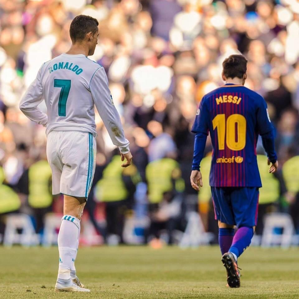 Lionel messi cristiano ronaldo. роналдо роналдо против месси. криштиану роналду против месси. месси против роналду. криштиану роналду и месси.