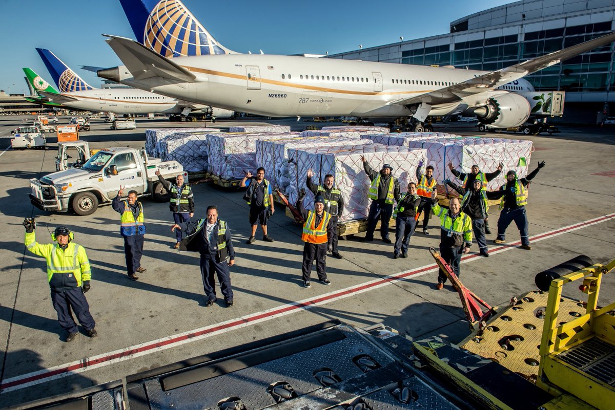 United Airlines tweet media